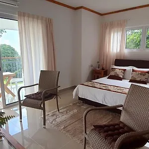 Le Chant De Merle Self -catering And Апартаменты Маэ